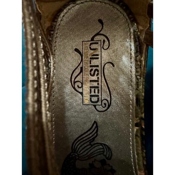 Unlisted Kenneth Cole Taupe Floral Strappy Wedge Heel Sandals sz 8 - Picture 5 of 5